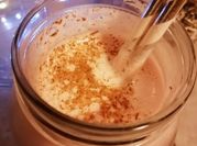 Una foto de proteina con fresa