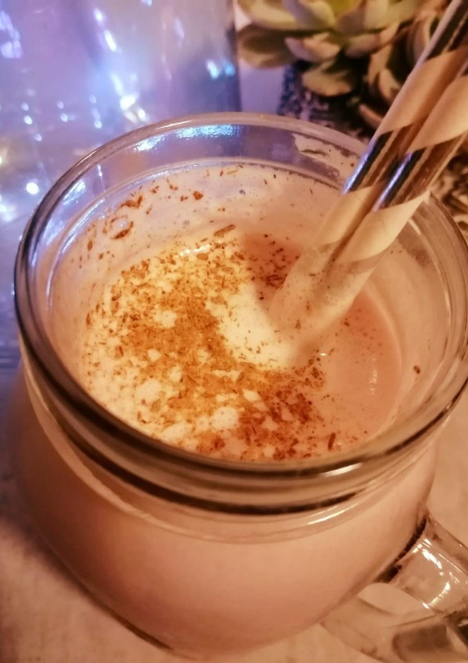 Una foto de Malteada de fresa y proteína🍓🥤