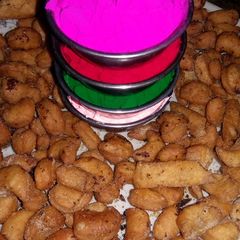 A picture of Kaju namak pare.
