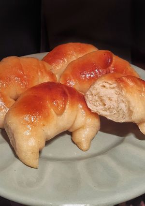 Una foto de Medialunas tipo brioche sin manteca