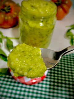 Una foto de Pesto de albahaca en Thermomix