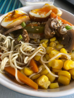 Una foto de Ramen casero, rico, barato y vegetariano !!