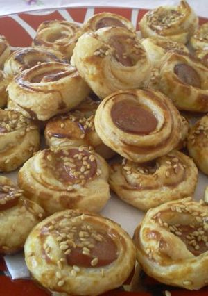 O poză a rețetei Aperitiv cu crenvuști.