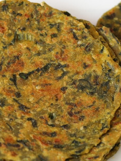 A picture of Palak Dhebhra / Spinach Flatbread.