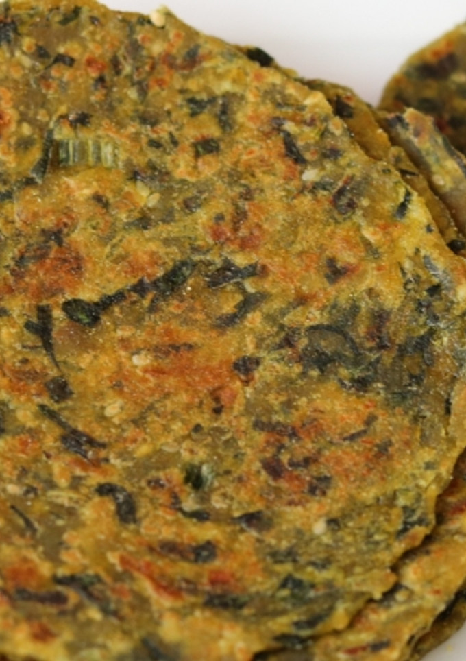A picture of Palak Dhebhra / Spinach Flatbread.