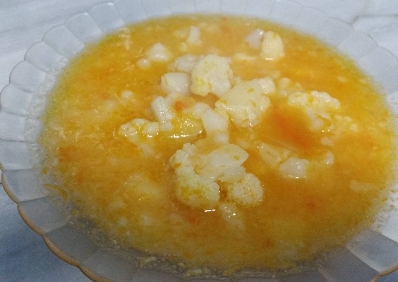 Cremita de calabaza con árboles de coliflor