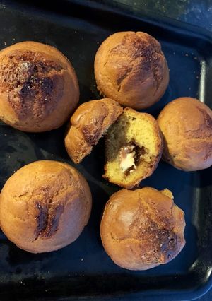 Una foto de Muffin que salen rellenos del horno