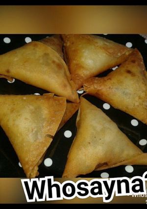 A picture of Whosayna’s Veggies Samosas.