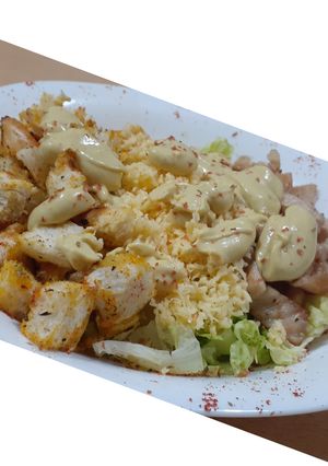 Una foto de 🥬 Ensalada Caesar, posta🤙🏽👌🏼😋