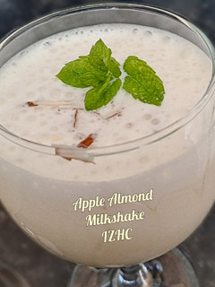 A picture of 🧋🍎Apple Almond Milkshake🍎🧋.