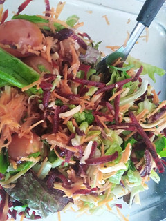 Una foto de Ensalada fresca para 4