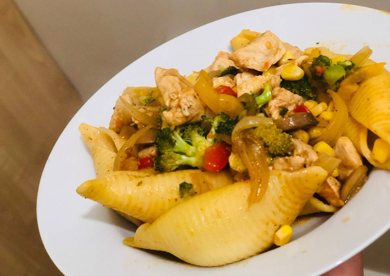 Chicken and vegetable pasta