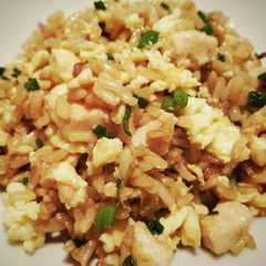 Una foto de Chaufa con arroz integral
