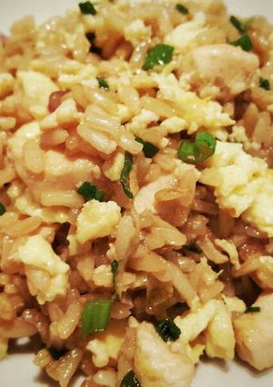Una foto de Chaufa con arroz integral