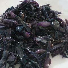 A picture of Braised red cabbage.