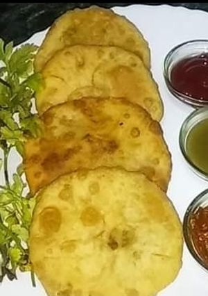 A picture of Aloo Matar Ki Kachori.