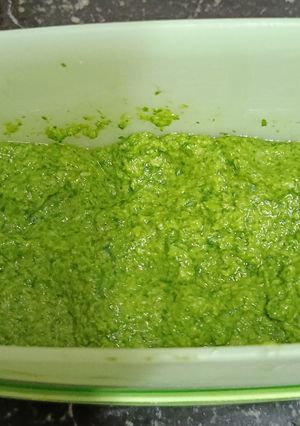 A picture of Green Chutney for Bambaiya / Mumbaiya Roadside Sandwich 🥪.