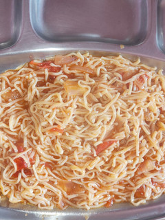 ஸ்ட்ரீட் ஸ்டைல் நூடுல்ஸ் (Street style noodles recipe in tamil) செய்முறை முக்கிய புகைப்படம்