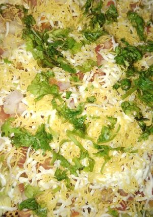 A picture of Spicy Bombay Style Masala Khichiya Papad.
