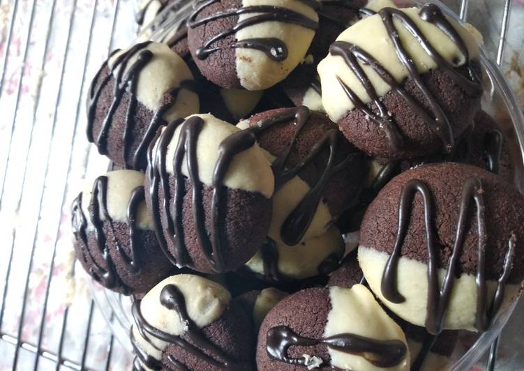 Black and white cookies