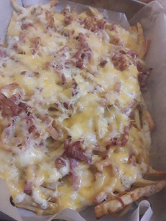 Una foto de Bacon & Cheese Fríes🍟🥓🧀