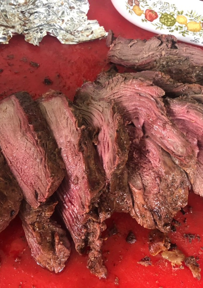 Una foto de Filete y Costillas de res al cilindro peruano con el toque Sonorense