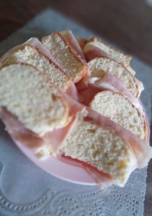 Una foto de Sanguchitos de miga con PAN DE MOLDE