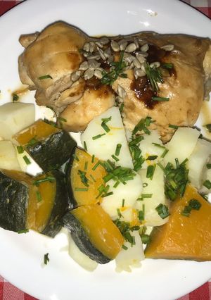 Una foto de Pollo agridulce con cuadritos de vegetales