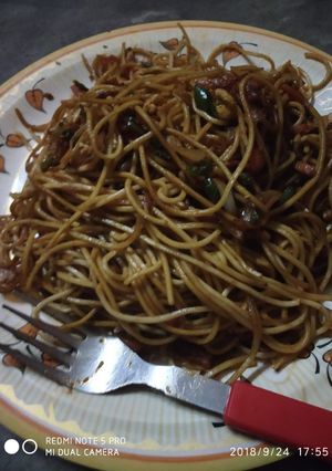 A picture of Egg,mix vegetable chowmin.