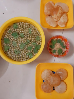 पानी पूरी पुदीना का पानी(pani puri pudina ka paani recipe in hindi) रेसिपी मुख्य फोटो