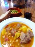 Forro de cerdo picantito con garbanzos y patatas