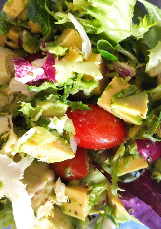 Una foto de Ensalada fácil con aliño cítrico