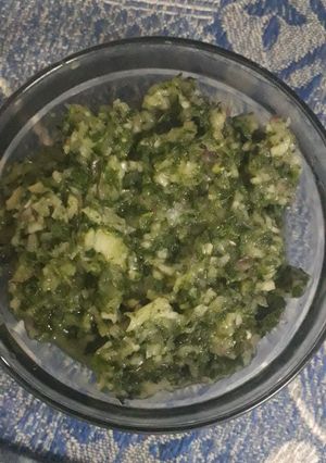 A picture of Paudina chutney with carry.