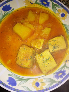 Una foto de Bonito con tomate