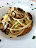 Spaghetti con cardoncelli e crema di porcini al prosecco