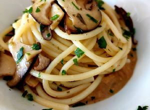Foto di Spaghetti con cardoncelli e crema di porcini al prosecco