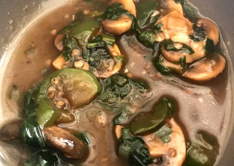 Steps to Prepare Super Quick Homemade Spinach Mushroom Soupy Ting