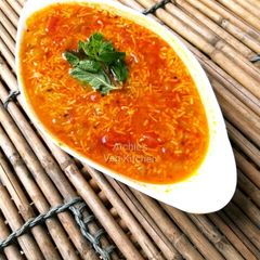 A picture of Sev Tamatar.