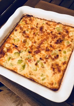 Una foto de Pastel de puerro, calabacín y bacon