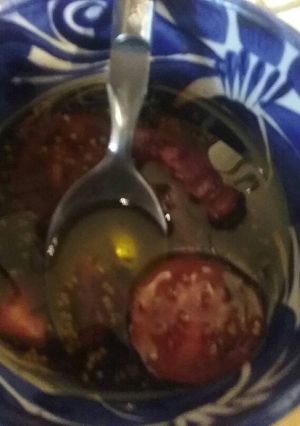 A picture of Salad dressing w/ mustard seeds.