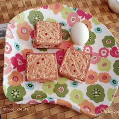 A picture of Cream cracker egg sandwich or Sugar free cracker egg sandwich.