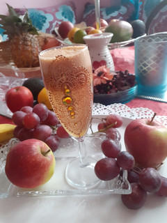 A picture of Apple juice.