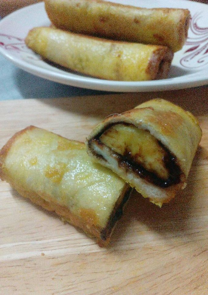 A picture of Banana rolled toast.
