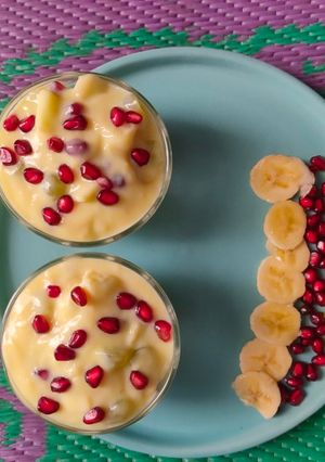 फ्रूट कस्टर्ड (fruit custard recipe in Hindi) रेसिपी मुख्य फोटो
