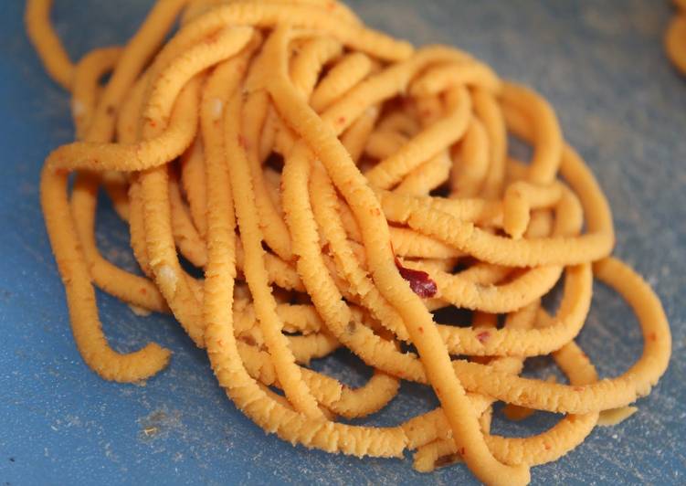 Velluli murukku / Garlic Murukku