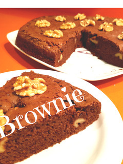 Una foto de Brownie casero con nueces