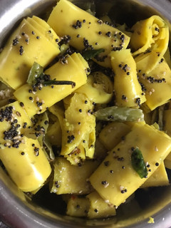 ખાંડવી (Khandavi recipe in gujarati) રેસીપી મુખ્ય ફોટો