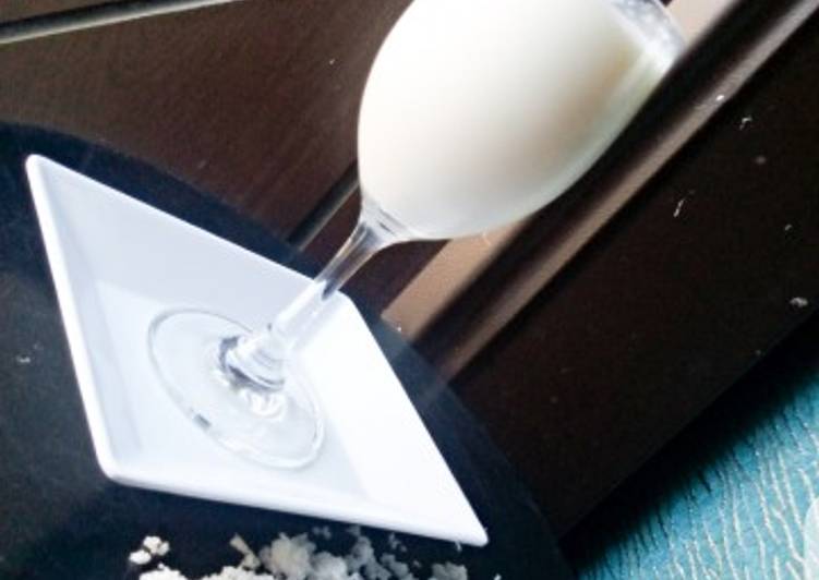 Creamy coconut milkshake Creamy coconut milkshake