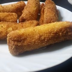 A picture of Tandoori crispy cheese roll.