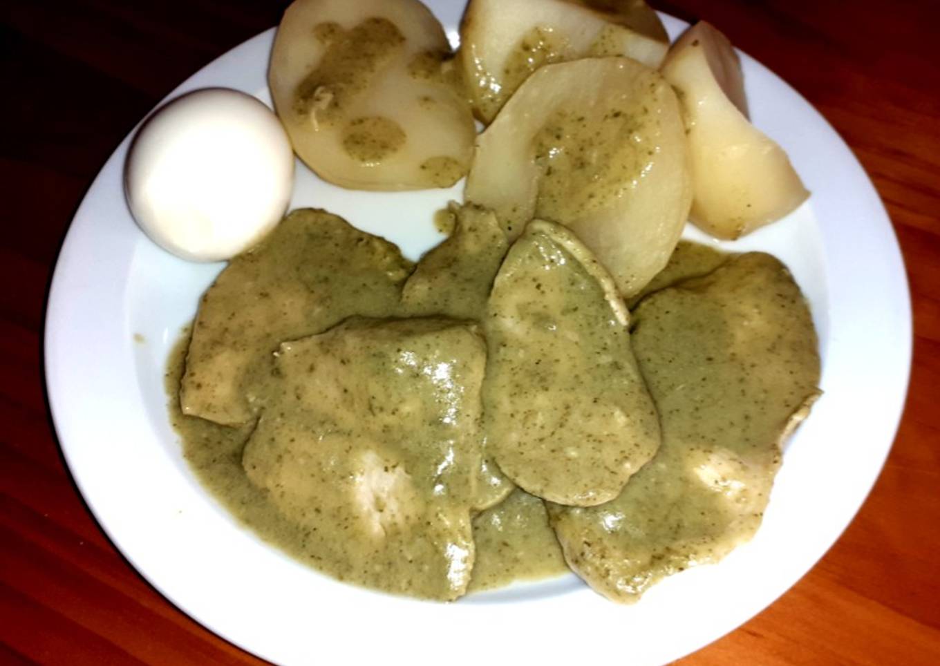 Pechuga de pollo en salsa verde a mi estilo con patatas asadas